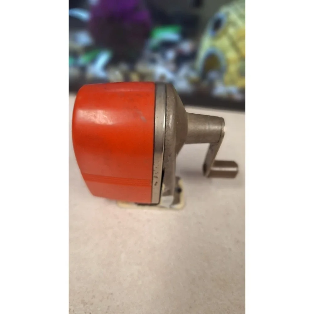 VINTAGE APSCO MIDGET PENCIL SHARPENER RED DESK WALL MOUNT USA